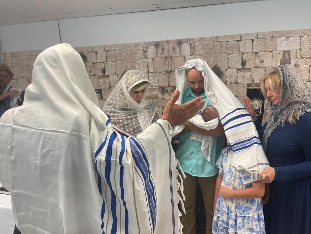 Ceremonia de bendición congregacional con talitot en Shema Israel Miami
